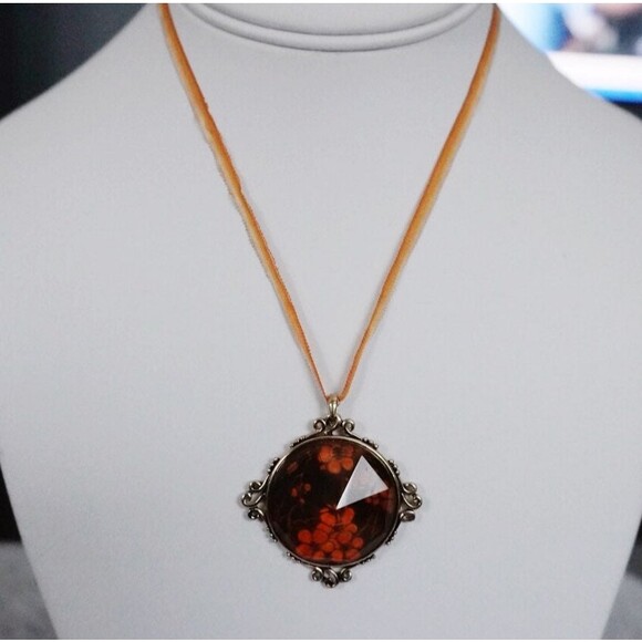 Faceted Flower Pendant Necklace on a Ribbon - Picture 2 of 6